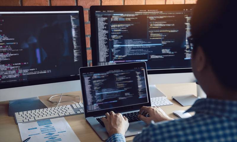 数据科学选型:R与Python如何赋能藤县网站建设?